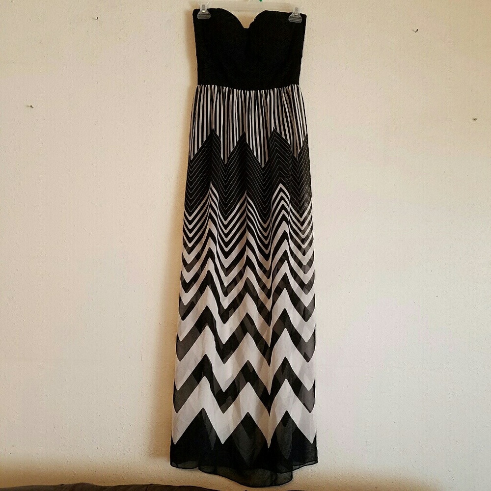 Trixxi Maxi dress